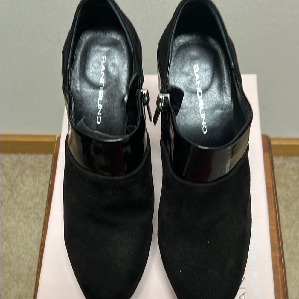 Bandolino Women's Sleek Black Ankle Booties